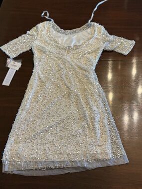 Aidan Mattox Ivory Sequin Beaded Women’s Dress